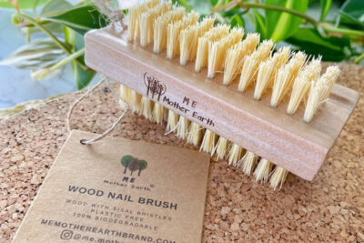 Vegan-wood-Nail-brush